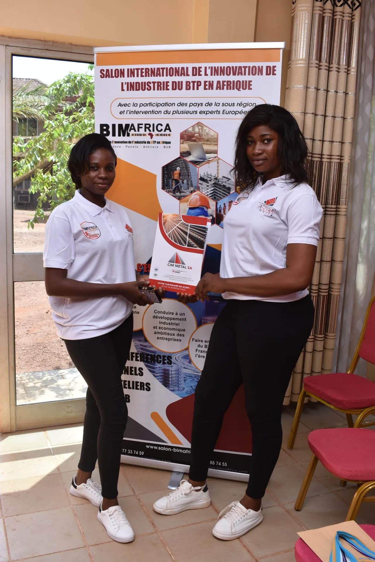 Équipe d'accueil FasoBIM au stand officiel SIIBA 2022